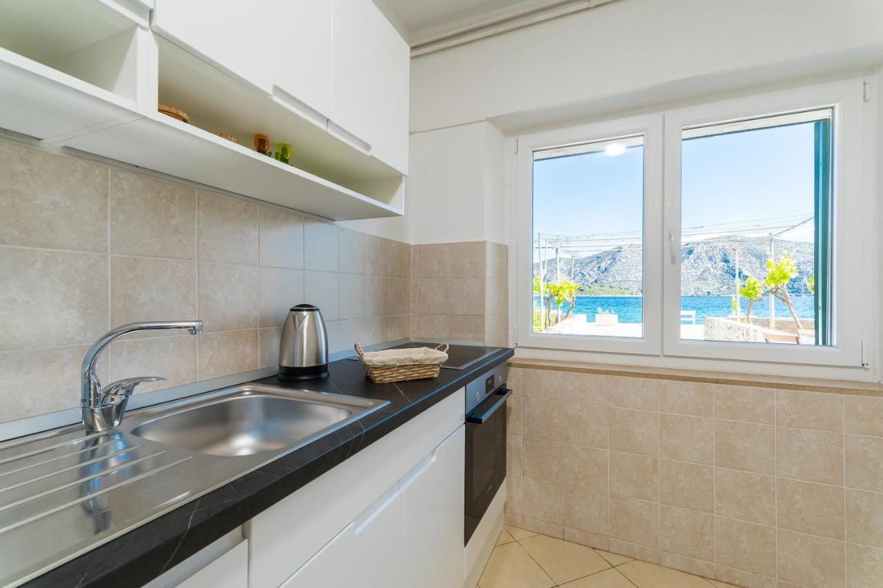 Apartment Kneze Račišće Eksteriør billede