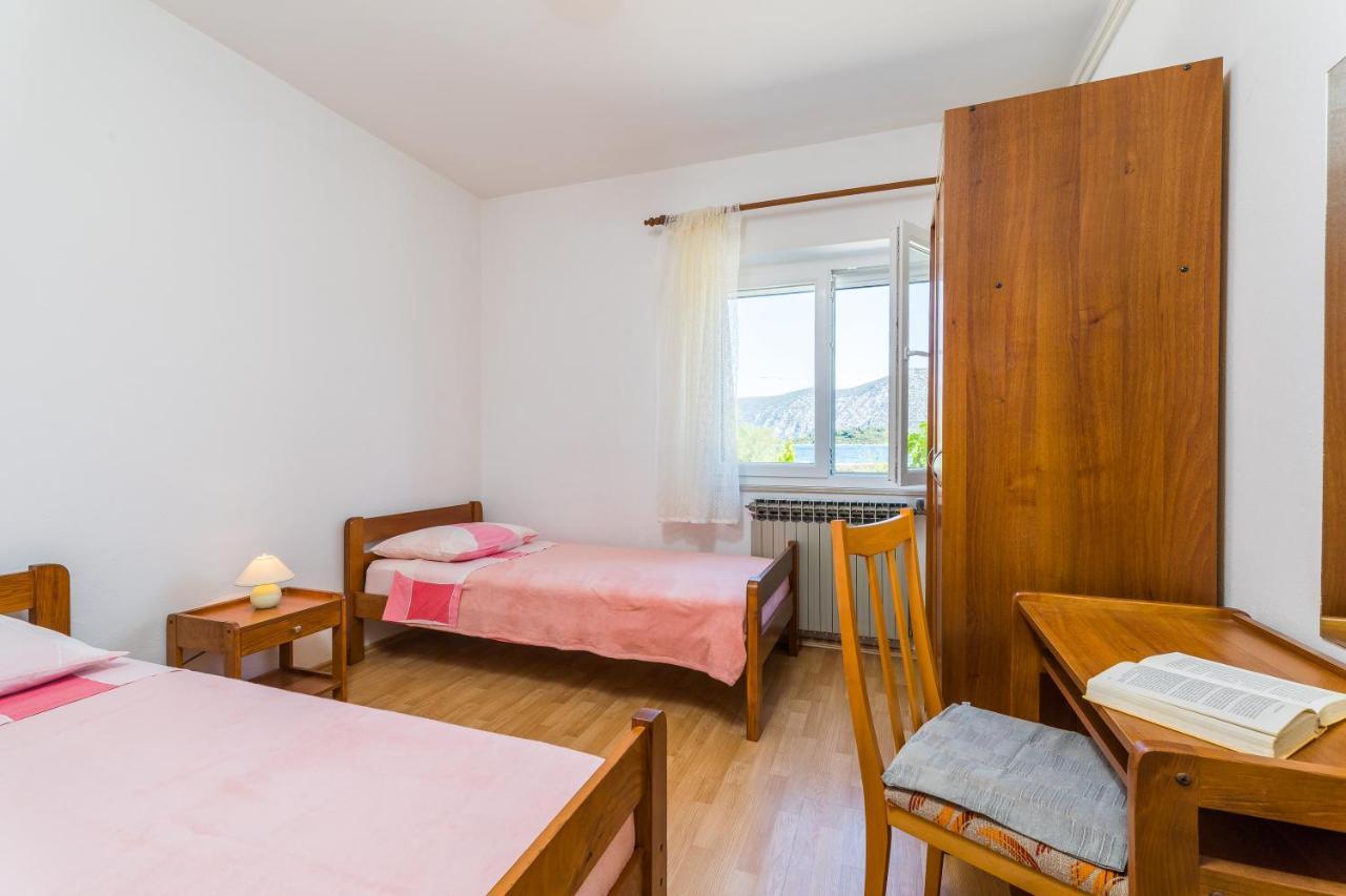 Apartment Kneze Račišće Eksteriør billede
